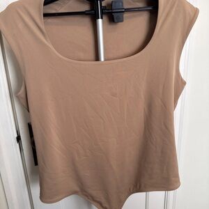 Express Beige Body Contour High Compression Scoop Neck Cap Sleeve Bodysuit
